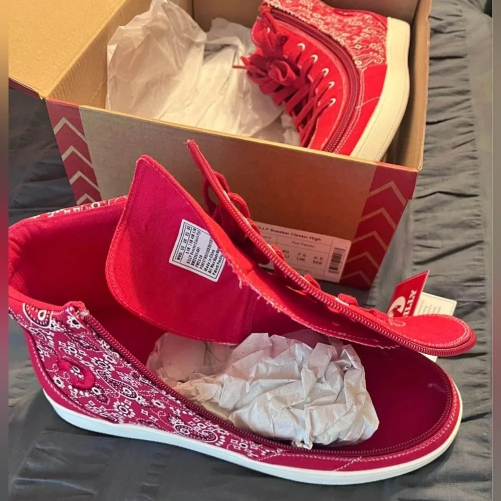 Women's Red and White Paisley Footwear/Sneakers/New/Size 9.5M - Picture 2 of 7